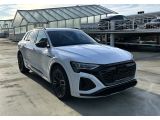 Audi Q8 bei Gebrauchtwagen.expert - Abbildung (4 / 10) Audi Q8 bei Gebrauchtwagen.expert - Abbildung (4 / 10)