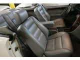 Mercedes-Benz E 320 Cabrio Classic bei Gebrauchtwagen.expert - Abbildung (12 / 15) Mercedes-Benz E 320 Cabrio Classic bei Gebrauchtwagen.expert - Abbildung (12 / 15)
