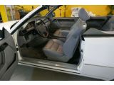 Mercedes-Benz E 320 Cabrio Classic bei Gebrauchtwagen.expert - Abbildung (9 / 15) Mercedes-Benz E 320 Cabrio Classic bei Gebrauchtwagen.expert - Abbildung (9 / 15)