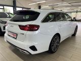 Kia Ceed bei Gebrauchtwagen.expert - Abbildung (5 / 15) Kia Ceed bei Gebrauchtwagen.expert - Abbildung (5 / 15)