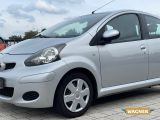 Toyota Aygo bei Gebrauchtwagen.expert - Abbildung (2 / 15) Toyota Aygo bei Gebrauchtwagen.expert - Abbildung (2 / 15)