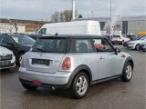 Mini Cooper bei Gebrauchtwagen.expert - Abbildung (3 / 7)