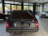 Mercedes-Benz 230 bei Gebrauchtwagen.expert - Abbildung (3 / 15)