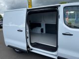 Opel Vivaro bei Gebrauchtwagen.expert - Abbildung (14 / 15)