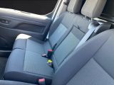 Opel Vivaro bei Gebrauchtwagen.expert - Abbildung (11 / 15) Opel Vivaro bei Gebrauchtwagen.expert - Abbildung (11 / 15)