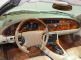 Jaguar XK8 bei Gebrauchtwagen.expert - Abbildung (14 / 15)