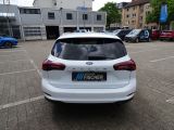 Ford Focus Turnier bei Gebrauchtwagen.expert - Abbildung (6 / 14)