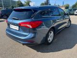 Ford Focus Turnier bei Gebrauchtwagen.expert - Abbildung (2 / 15)