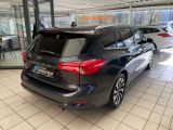 Ford Focus Turnier bei Gebrauchtwagen.expert - Abbildung (3 / 15) Ford Focus Turnier bei Gebrauchtwagen.expert - Abbildung (3 / 15)