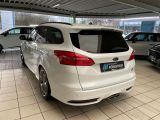 Ford Focus Turnier bei Gebrauchtwagen.expert - Abbildung (6 / 15) Ford Focus Turnier bei Gebrauchtwagen.expert - Abbildung (6 / 15)