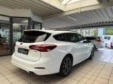 Ford Focus Turnier bei Gebrauchtwagen.expert - Abbildung (4 / 11)