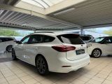 Ford Focus Turnier bei Gebrauchtwagen.expert - Abbildung (6 / 11)