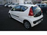 Peugeot 107 bei Gebrauchtwagen.expert - Abbildung (4 / 13)