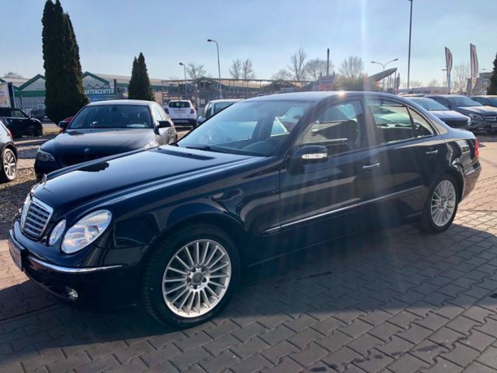 Mercedes-Benz E-Klasse bei Gebrauchtwagen.expert - Hauptabbildung Mercedes-Benz E-Klasse bei Gebrauchtwagen.expert - Hauptabbildung