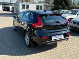 Volvo V40 bei Gebrauchtwagen.expert - Abbildung (4 / 10)