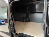 Opel Vivaro bei Gebrauchtwagen.expert - Abbildung (13 / 15)