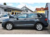 VW Tiguan bei Gebrauchtwagen.expert - Abbildung (5 / 15) VW Tiguan bei Gebrauchtwagen.expert - Abbildung (5 / 15)