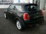 Mini Cooper S bei Gebrauchtwagen.expert - Abbildung (8 / 15)