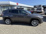 Jeep Compass bei Gebrauchtwagen.expert - Abbildung (4 / 15)