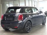 Mini Cooper S bei Gebrauchtwagen.expert - Abbildung (4 / 15) Mini Cooper S bei Gebrauchtwagen.expert - Abbildung (4 / 15)