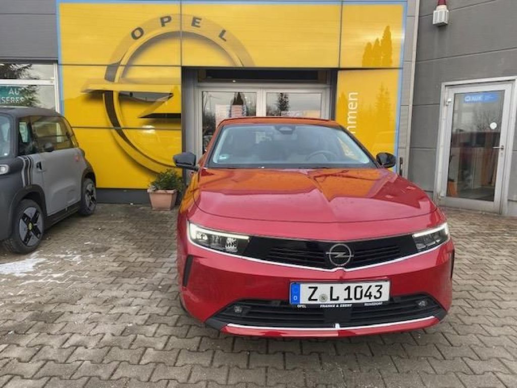 Opel Astra bei Gebrauchtwagen.expert - Hauptabbildung