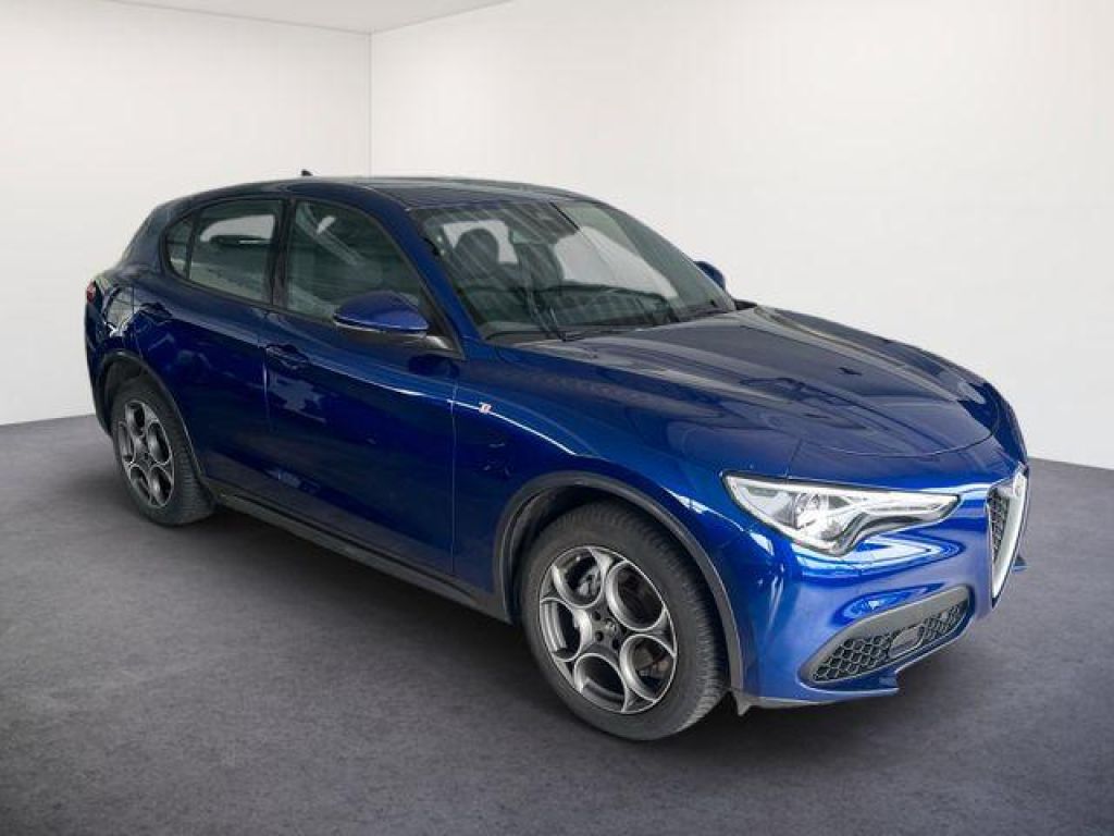 Alfa Romeo Stelvio bei Gebrauchtwagen.expert - Hauptabbildung Alfa Romeo Stelvio bei Gebrauchtwagen.expert - Hauptabbildung