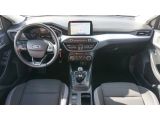 Ford Focus Turnier bei Gebrauchtwagen.expert - Abbildung (14 / 15) Ford Focus Turnier bei Gebrauchtwagen.expert - Abbildung (14 / 15)